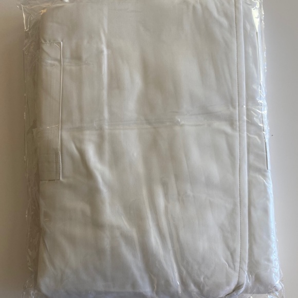 NOBU ROBE - Picture 2 of 2